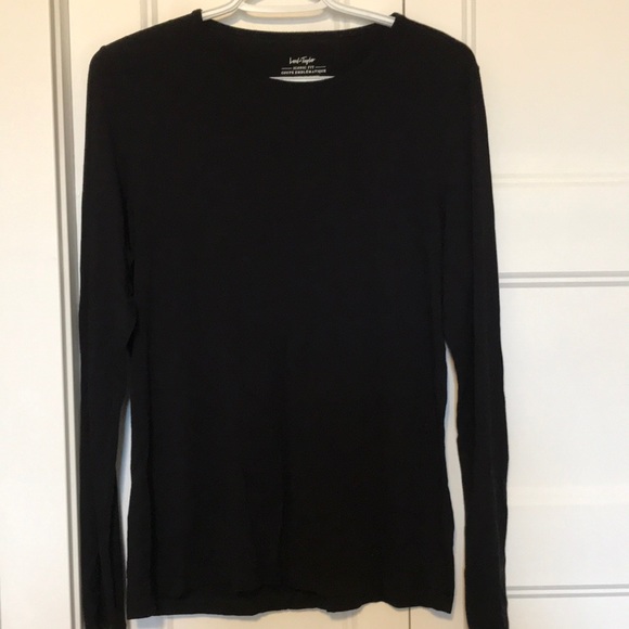 Lord & Taylor Tops - Lord & Taylor iconic fit long sleeve
